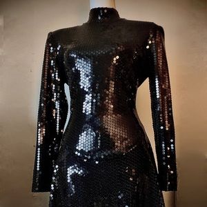 Size Large stretchy Black sequin dress GORGOUS